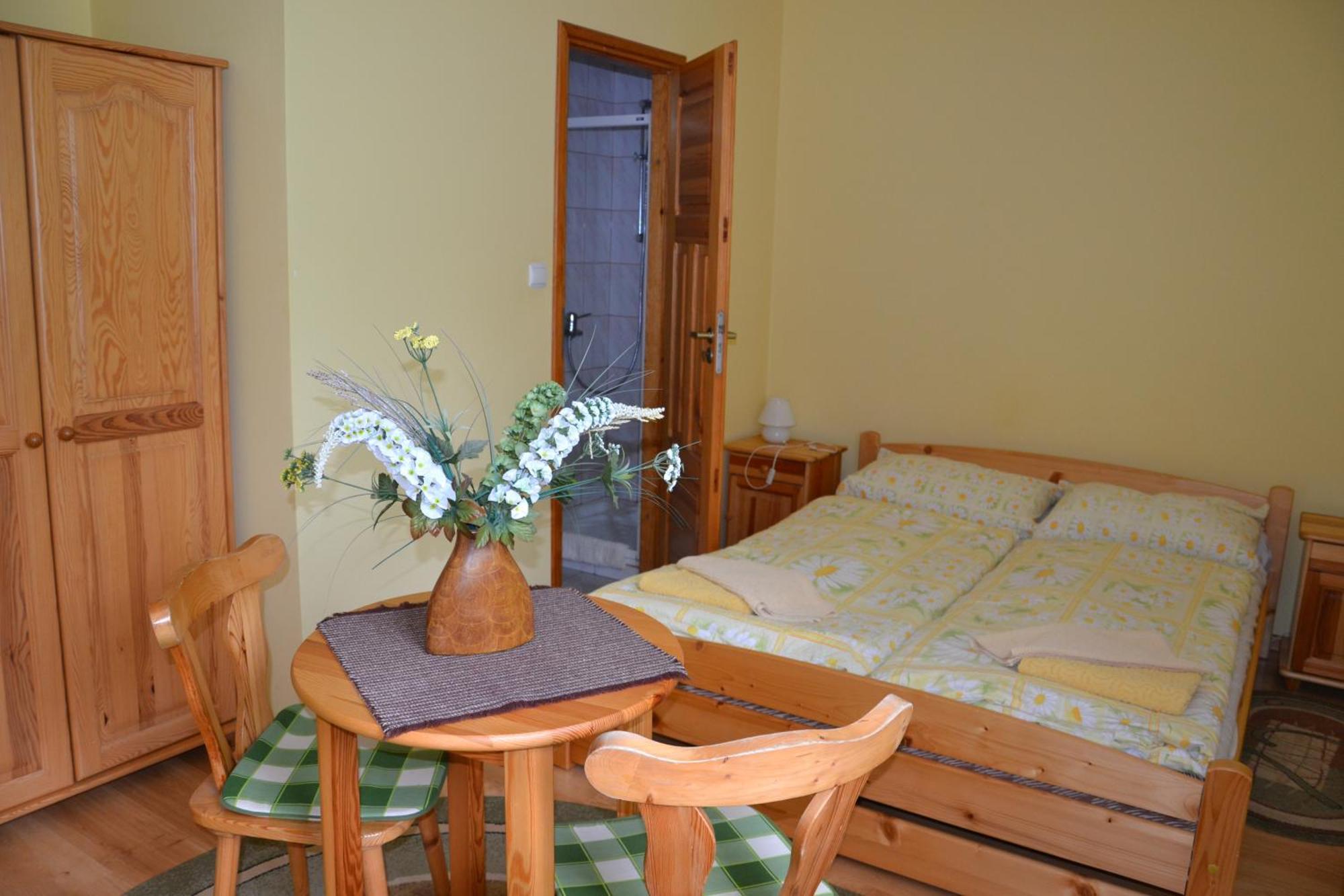 Gosciniec Yaga Bed & Breakfast Wilkasy Oda fotoğraf