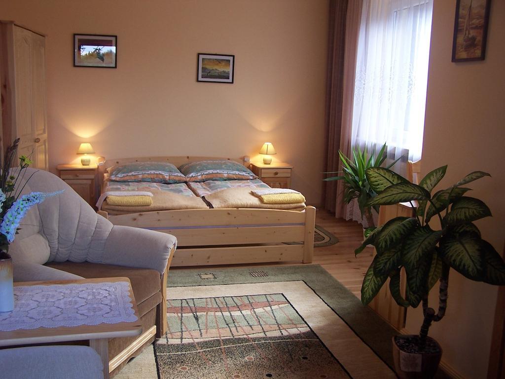 Gosciniec Yaga Bed & Breakfast Wilkasy Oda fotoğraf